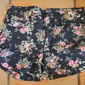 Urvana New York Stretch Floral Print Shorts Size 7